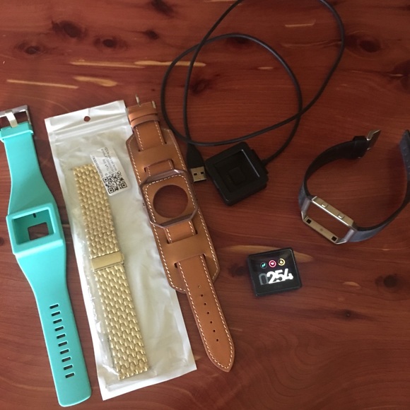 FitBit Accessories - 🏃🏻♀️FitBit Blaze Bundle 💪🏼 LIKE NEW!! 🏃🏻♀️